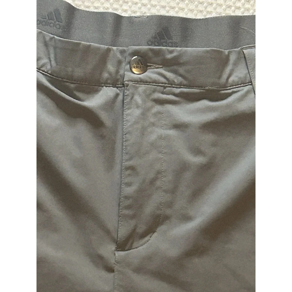 Adidas Men's Light Gray Mid Rise Golf Shorts Size 40 Primegreen  (9.5